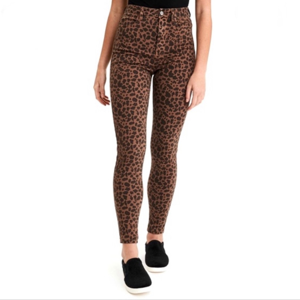 American Eagle high-waisted leopard print jeans